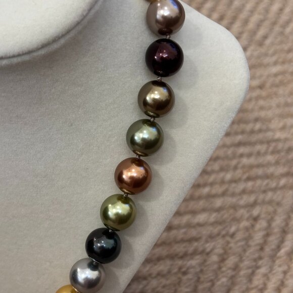 Kenneth Jay Lane (KJL) Necklace Faux Multicolor Earth Tone Big Pearl Necklace - Picture 6 of 10